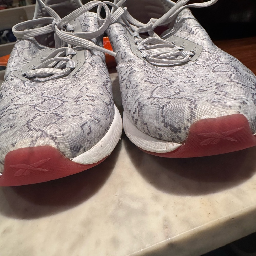 Reebox Gray Snakeskin Sneakers DMX Moving Air - Picture 3 of 9
